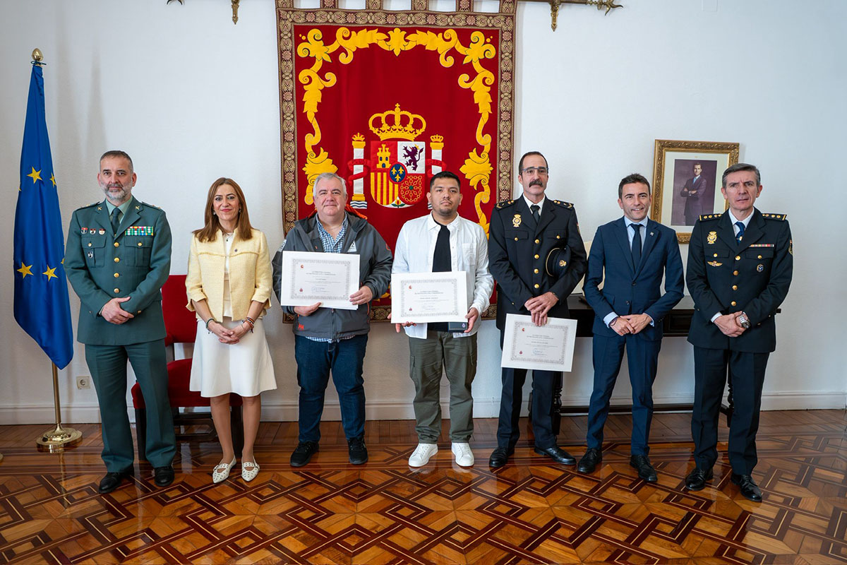 Foto de grupo con los galardonados